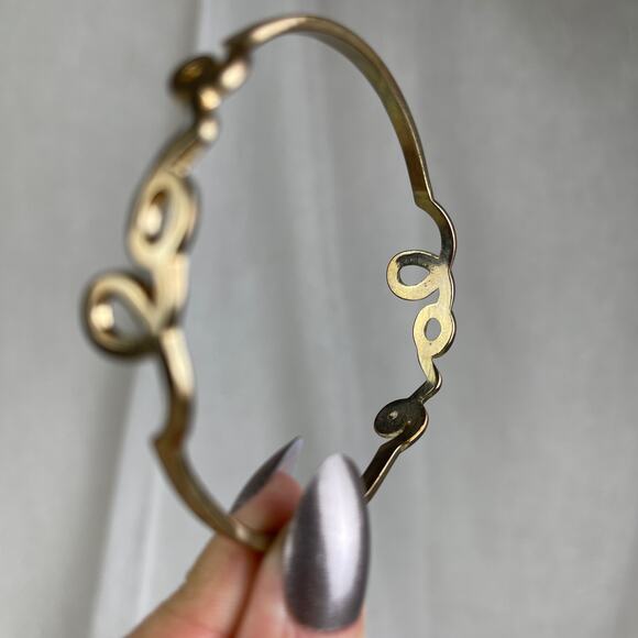 💕 NWOT Gold Tone LOVE Cursive Bangle Bracelet Size OS One Size - Picture 14 of 16